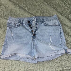 Jean Shorts with button fly